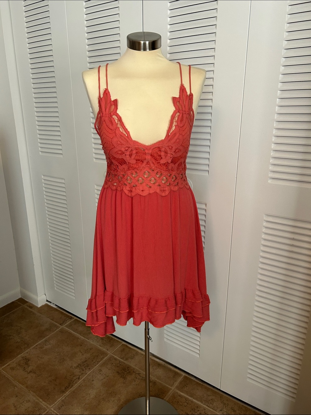 Rue21 Red Lace-Detail Chemise with Ruffle Hem